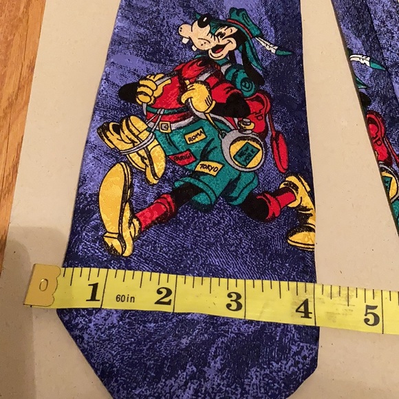 Vintage Goofy Travel design made in Italy 100% Silk - Picture 3 of 5